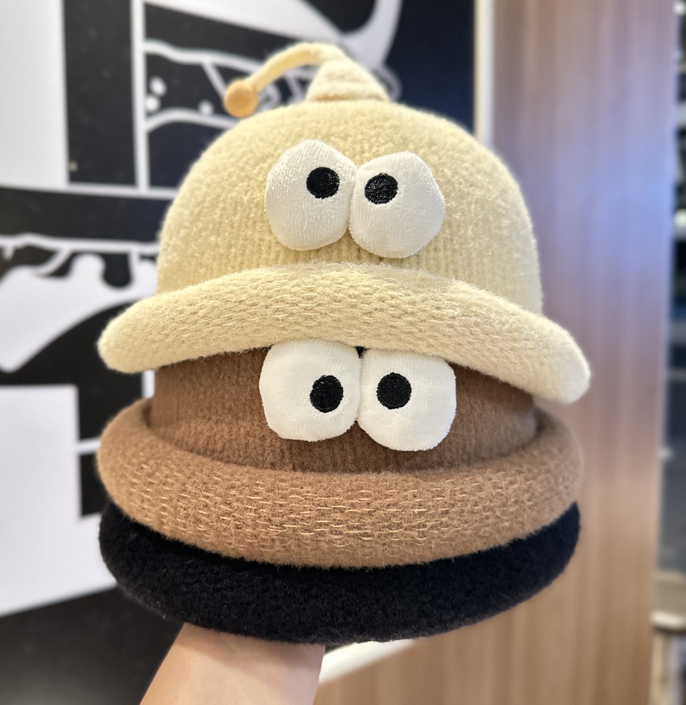 Playful Big-Eyed Garlic Knitte - Beanie Cuffed Knit recension och pris
