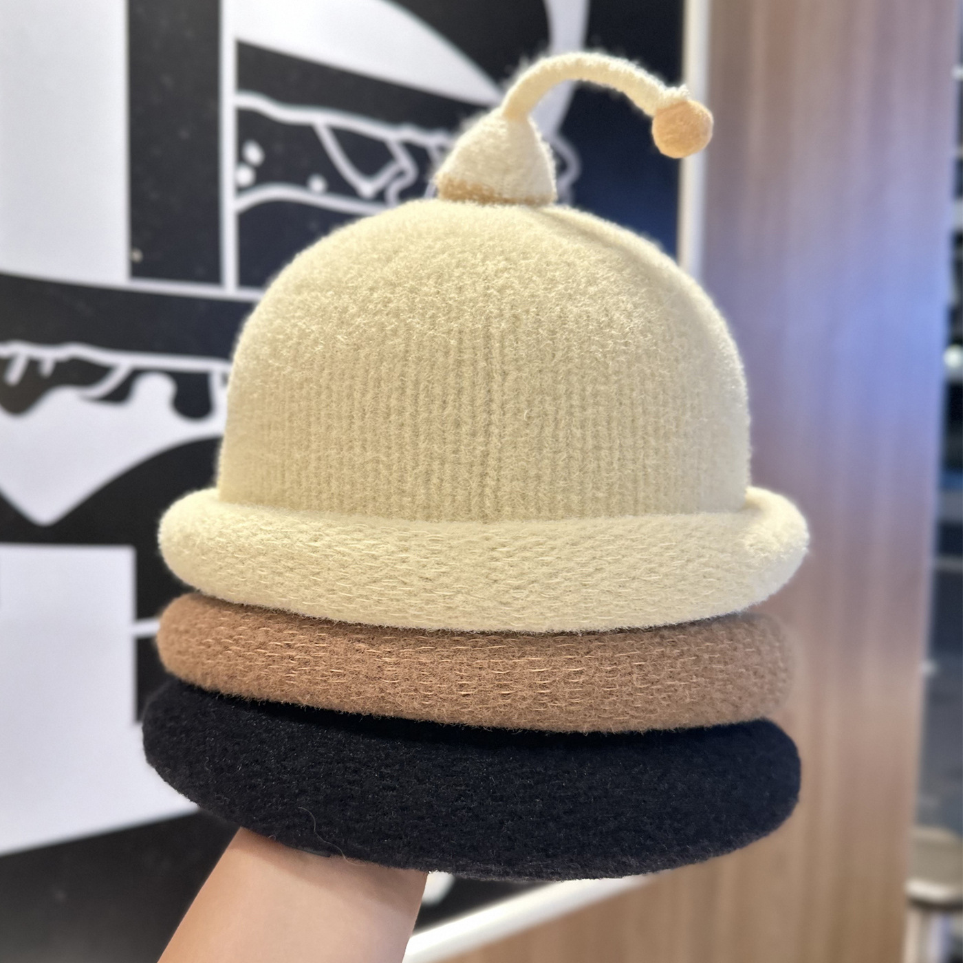 Playful Big-Eyed Garlic Knitte - Beanie Cuffed Knit recension och pris